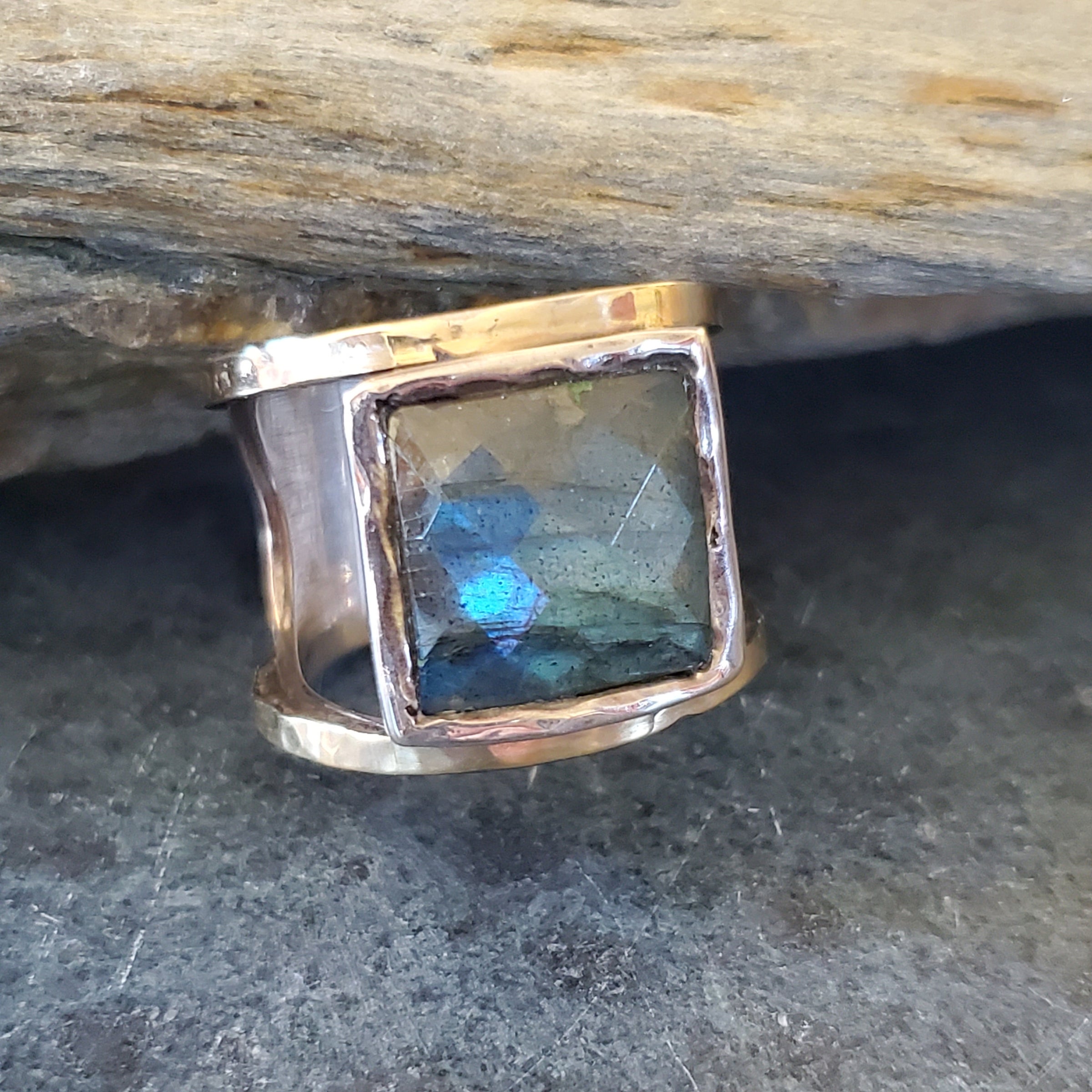 Labradorite square ring – HASH.